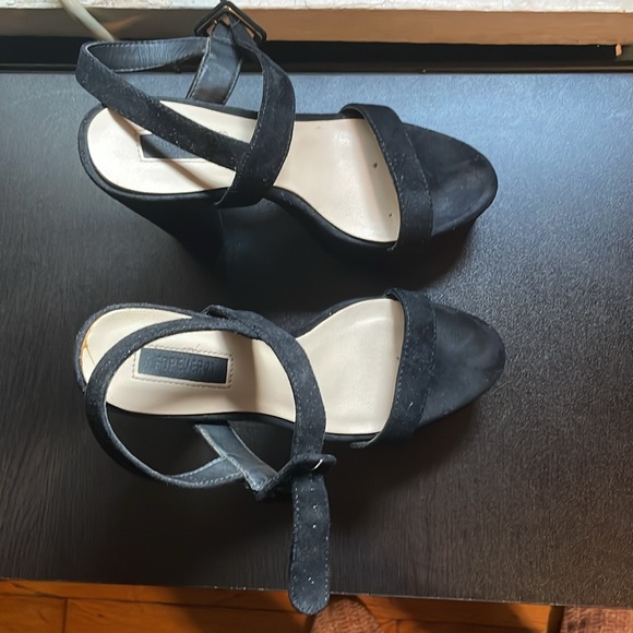 Forever 21 Black Platform Heels - Picture 2 of 5